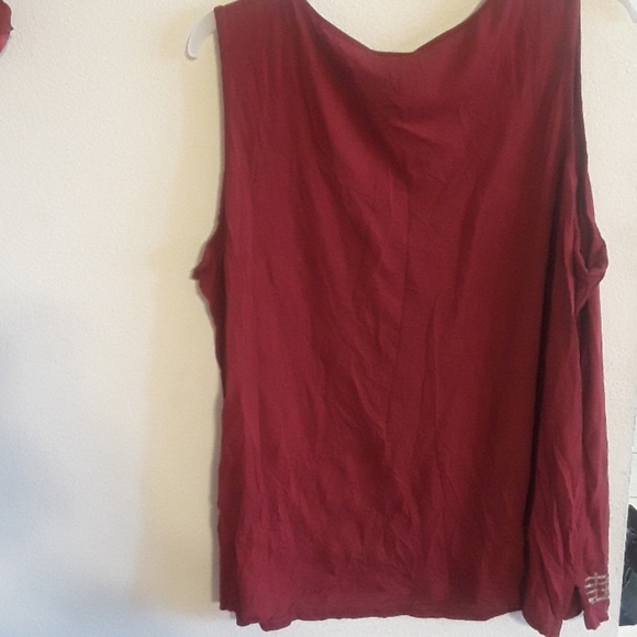 Catherine's Burgundy sleeveless blouse - Picture 2 of 2
